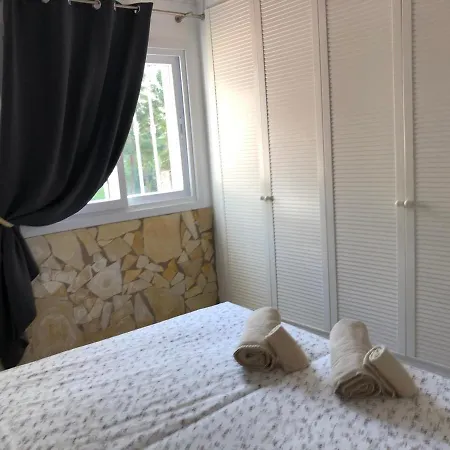 Apartamento Con Piscina Y Wifi En La Caleta Apartamento *